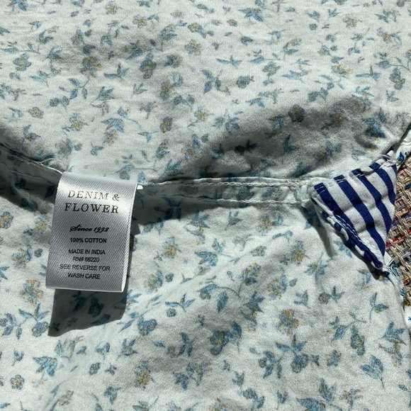 Denim & Flower button down - Picture 3 of 5